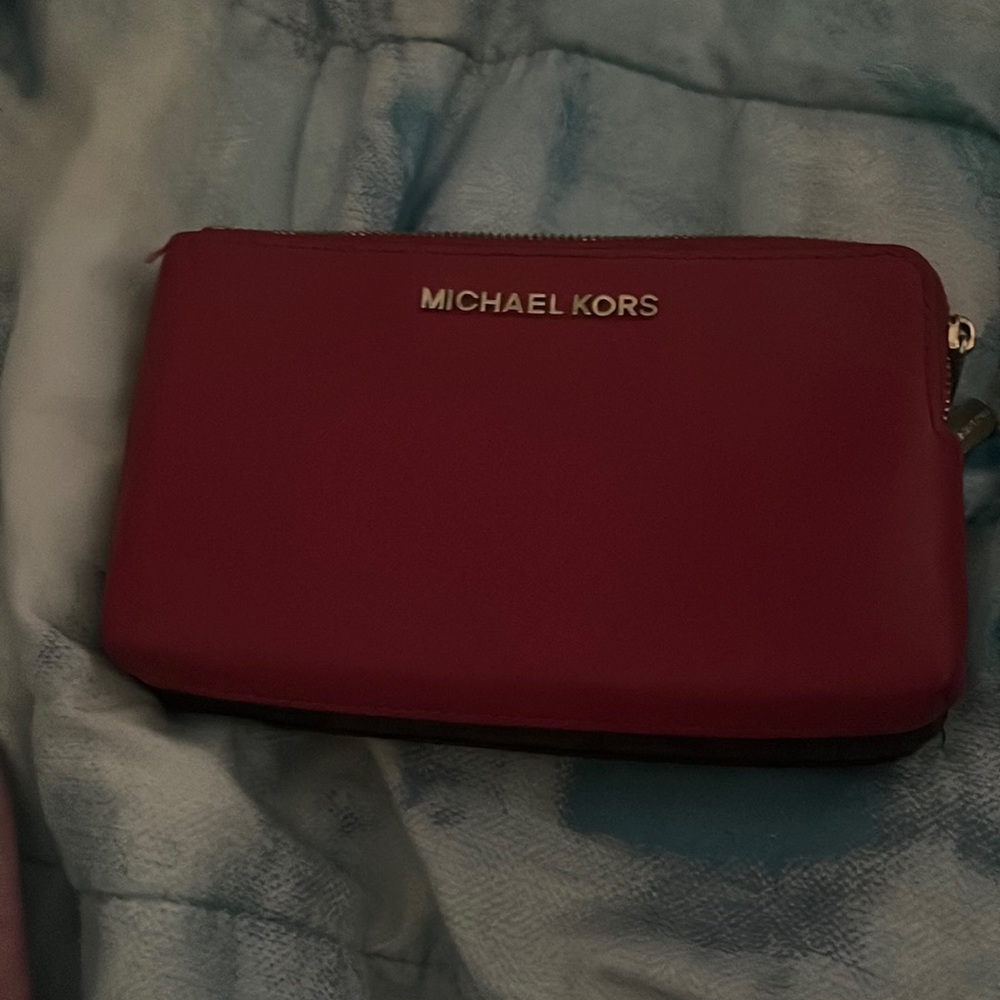 Bran you reddish, Michael Kors wallet ❤️